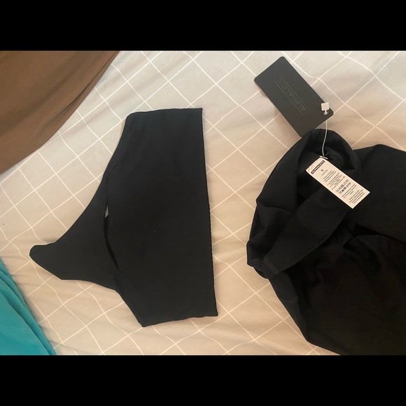 Alphalete bra and leggings set - Picture 2 of 4